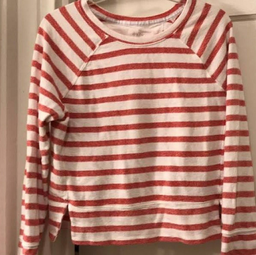 ❄️Red and White Crop Top❄️